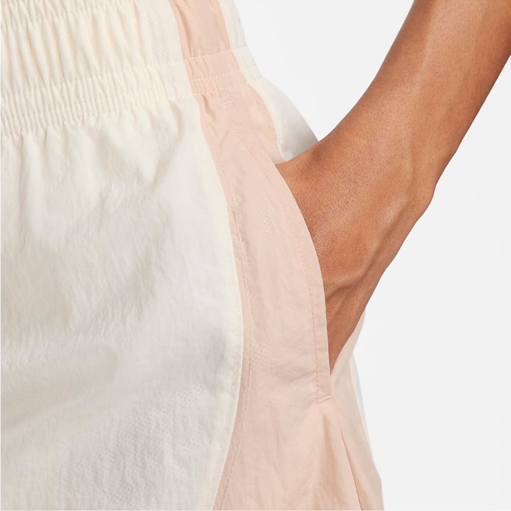 Nike Sportswear Heritage Women’s high waisted woven mini skirt - Picture 4 of 11